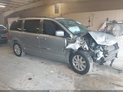 2016 Chrysler Town & Country