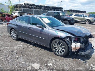 2021 Lexus ES