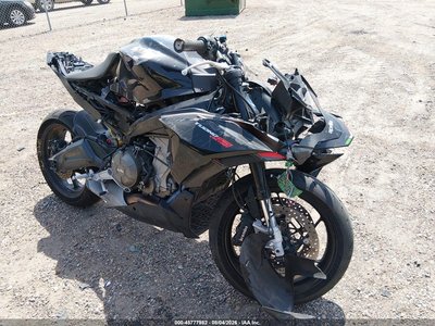 2023 Aprilia Tuono