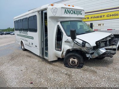 2017 Ford E-450