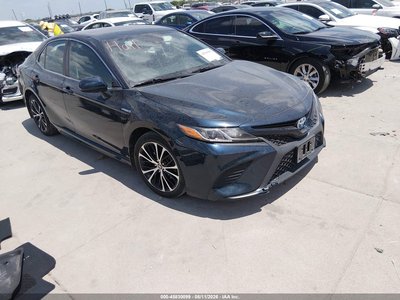 2020 Toyota Camry Hybrid