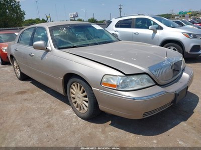 2003 Lincoln Town Car