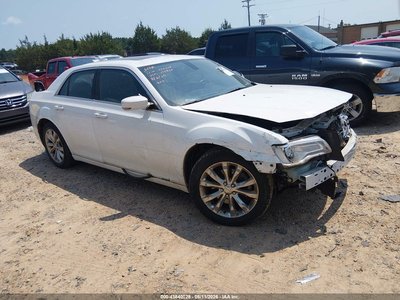 2016 Chrysler 300