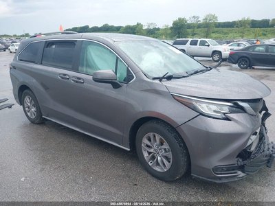 2022 Toyota Sienna Hybrid