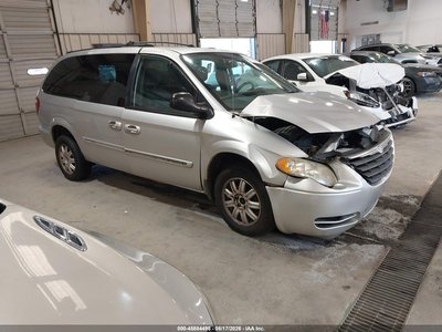 2005 Chrysler Town & Country
