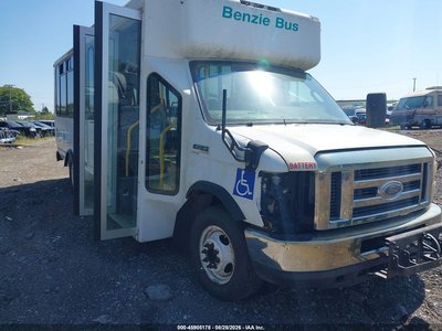 2011 Ford E-450 Cutaway