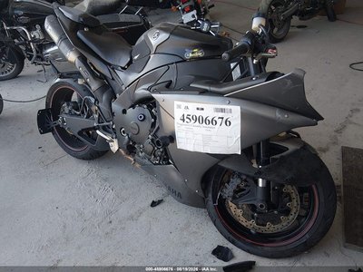 2013 Yamaha YZF-R1