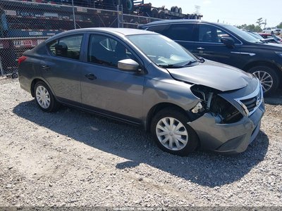 2016 Nissan Versa