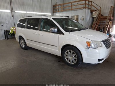 2010 Chrysler Town & Country
