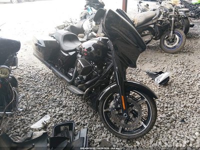 2025 Harley-Davidson FLHX