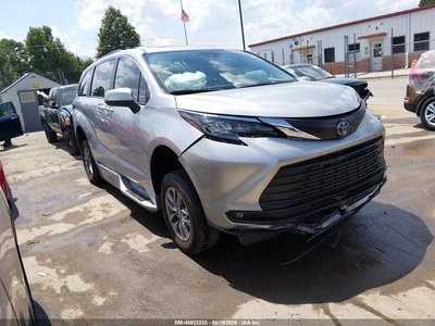 2025 Toyota Sienna Hybrid