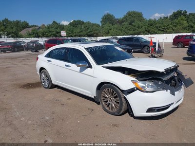 2013 Chrysler 200