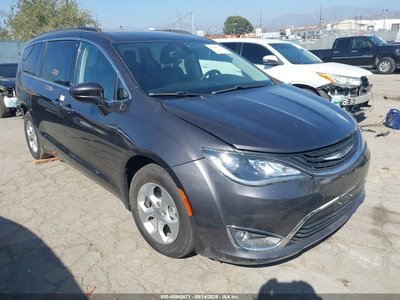 2017 Chrysler Pacifica Hybrid