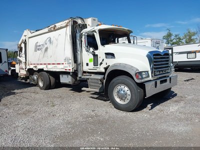 2014 Mack 700