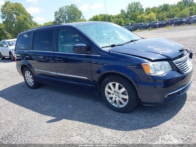 2016 Chrysler Town & Country
