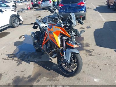 2023 KTM Super Duke GT
