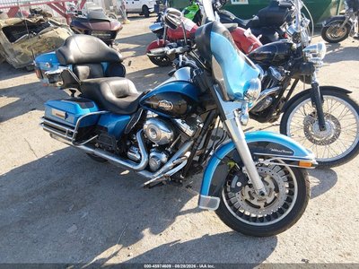 2011 Harley-Davidson FLHTCU