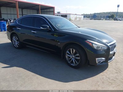 2015 Infiniti Q70