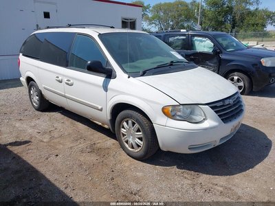 2005 Chrysler Town & Country