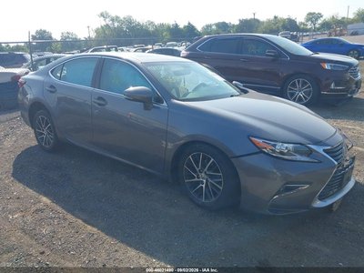 2016 Lexus ES