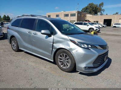 2021 Toyota Sienna Hybrid