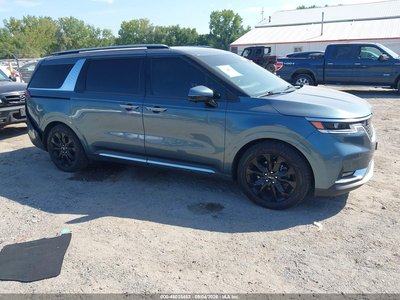 2022 Kia Carnival Mpv