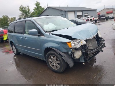 2010 Chrysler Town & Country
