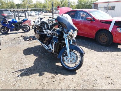 2019 Harley-Davidson FLHX