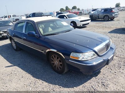 2011 Lincoln Town Car