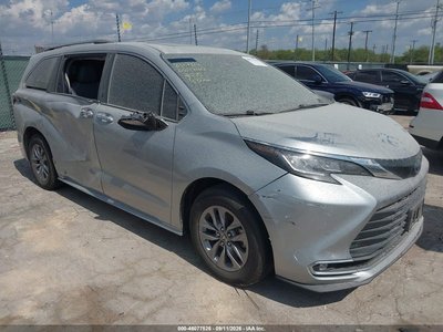 2023 Toyota Sienna Hybrid