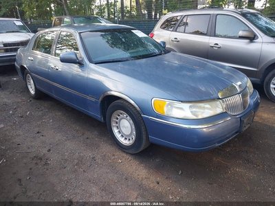 2000 Lincoln Town Car