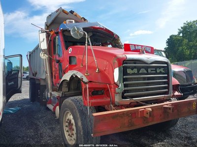 2014 Mack 700