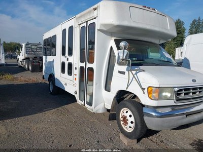 2002 Ford E-450 Cutaway