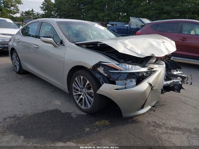 2019 Lexus ES