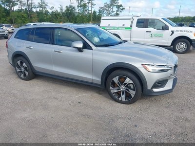 2025 Volvo V60