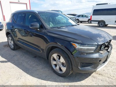 2022 Volvo XC40