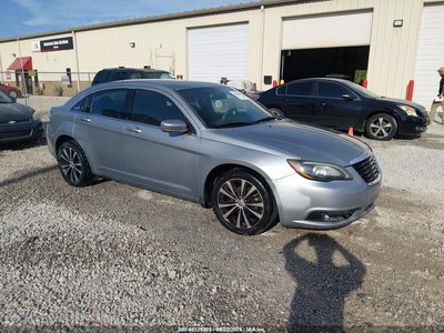2014 Chrysler 200