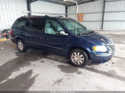 2005 Chrysler Town & Country