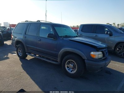 2000 Ford Explorer