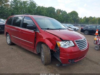 2010 Chrysler Town & Country