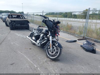 2017 Harley-Davidson FLHXS