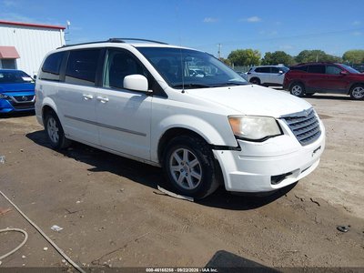 2010 Chrysler Town & Country