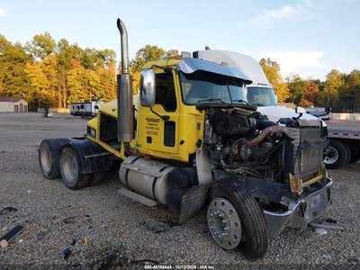 2006 Mack 600