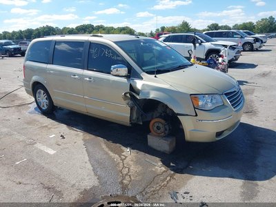 2010 Chrysler Town & Country