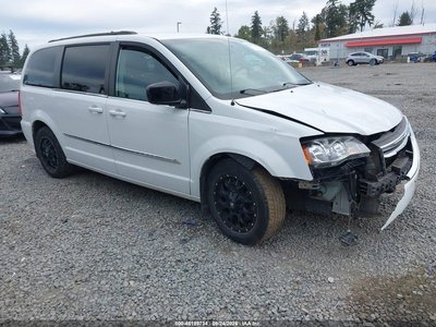 2016 Chrysler Town & Country