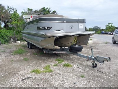 2022 Tahoe Pontoon