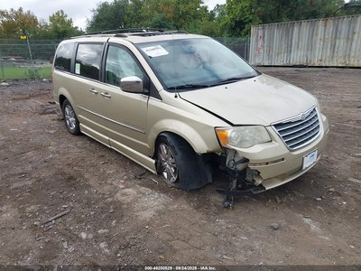 2010 Chrysler Town & Country