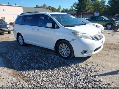 2012 Toyota Sienna