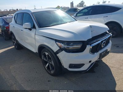 2020 Volvo XC40
