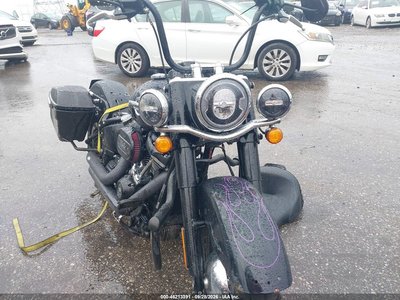 2019 Harley-Davidson FLHCS